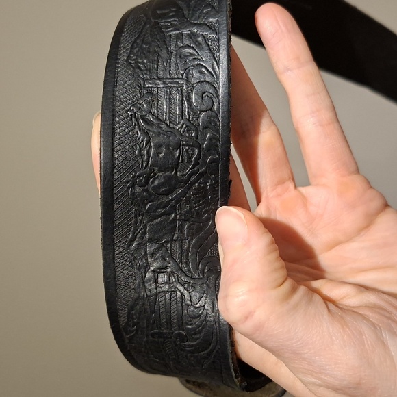 Men's Black Genuine Leather Embossed/Etched Belt with Horse Design (Size US 40) - Picture 4 of 10